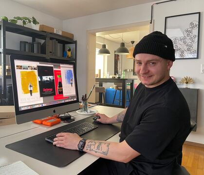 Where the magic happens: Grafikdesigner Jens Wagner arbeitet viel am Rechner in seinem Büro zu Hause.