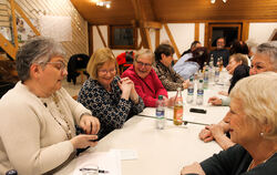 Viel Spaß und fröhliches Diskutieren gab es beim Spielmanns- und Schalmeienzug Pfullingen