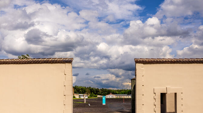 Das Tor zum Konzentrationslager Ravensbrück, heute eine Gedenkstätte.