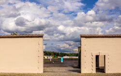 Das Tor zum Konzentrationslager Ravensbrück, heute eine Gedenkstätte.
