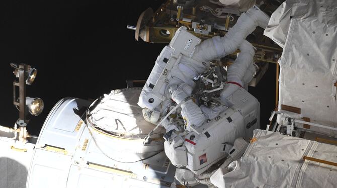 Nach dem Weltraumspaziergang von Astronaut Maurer
