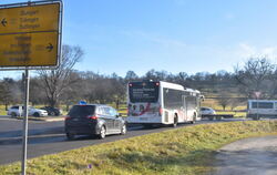 Wie kann ich gefahrlos auf die B27 in Richtung Tübingen abbiegen? Für viele Autofahrer ist die Situation am Weiherrain in Ofterd