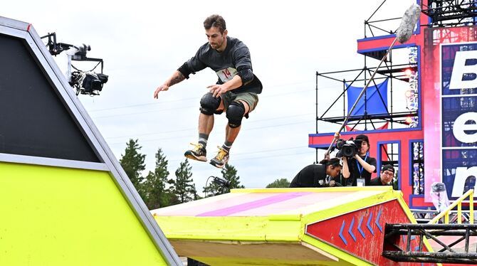 Benni Grams aus Reutlingen legte bei der japanischen TV-Show Sasuke ein hohes Tempo vor.