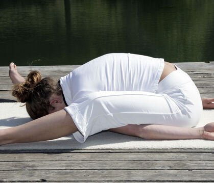 Mit einer weichen, rutschfesten Unterlage macht Yoga noch mehr Spaß: So ähnlich wie auf diesem Foto sehen die Matten aus, die Fr