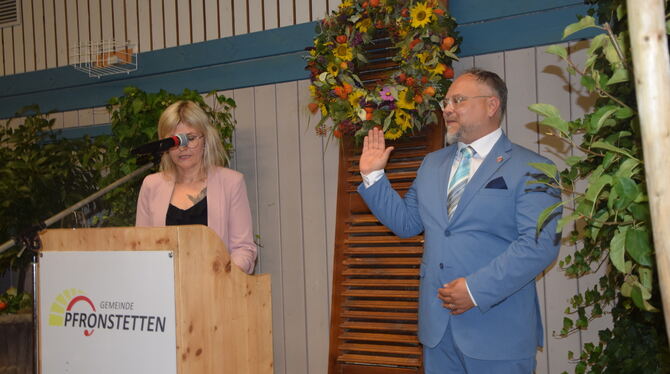 Nicole Frasch verpflichtete und vereidigte Manuel Maier im September 2024 als Bürgermeister. Nun führt die Erste Stellvertreteri