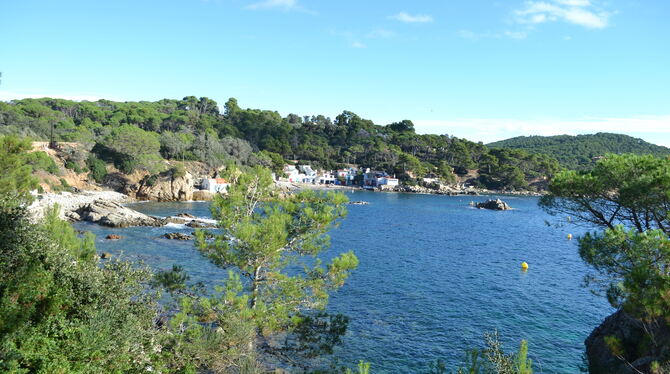 500 Kilometer der Costa Brava, teilweise unverbaut, gehören zu Katalonien. 500 Kilometer der Costa Brava, teilweise unverbaut, gehören zu Katalonien.