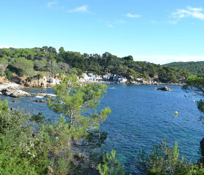 500 Kilometer der Costa Brava, teilweise unverbaut, gehören zu Katalonien.