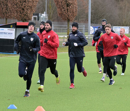 Von einem lockeren Start ins neue Fußballjahr kann beim Trainingsauftakt des SSV Reutlingen keine Rede sein.