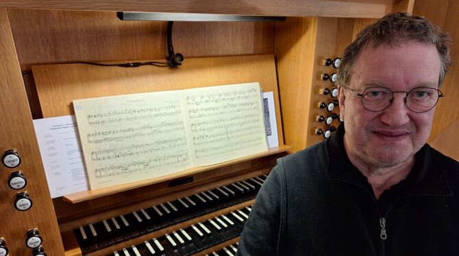 Eröffnung Taste und Ton 2026 Ingo Bredenbach vor der jüngst wiederentdeckten Ciacona des jungen Johann Sebastian Bach an der Orgel von St. Peter und Paul.