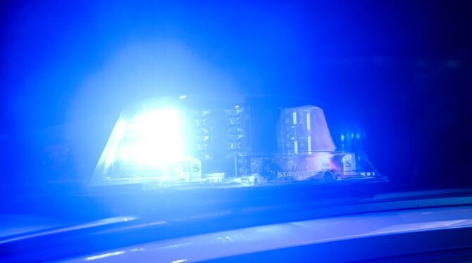 Blaulicht auf Polizeifahrzeug