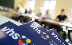 Gute Nachrichten für diejenigen, die ihre Freizeit mit Kursen der VHS bunt gestalten: Das Angebot leide nicht unter den Kürzunge