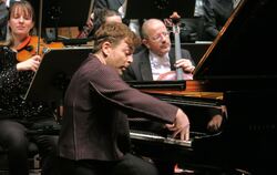 Große Spielfreude und Lust am jazzigen Puls: Solist David Kadouch im Klavierkonzert G-Dur von Maurice Ravel.