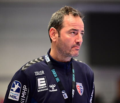 Der Spanier Iker Romero trainiert seit 2021 den  Zweitligisten SG BBM Bietigheim.  FOTO: GROOTHUIS/WITTERS