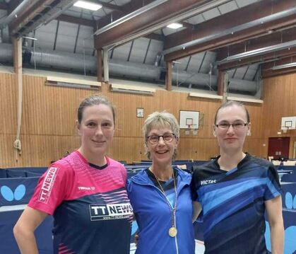 Holen jeweils drei Medaillen bei den baden-württembergischen Senioren-Meisterschaften: (von links) Dreifach-Siegerin Alexandra S