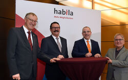 Stabwechsel bei der Habila GmbH: Nach 18 Jahren als Geschäftsführer wurde Joachim Kiefer (Zweiter von links) verabschiedet. Rech