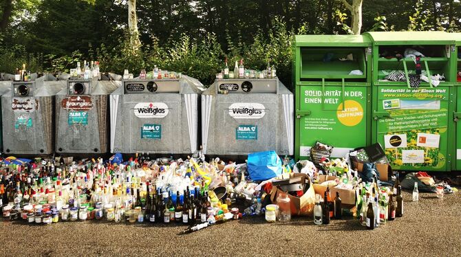 Am Reutlinger Freibad kommt es besonders häufig zu Überfüllungen. Dort sollen in Zukunft weitere Container stehen.