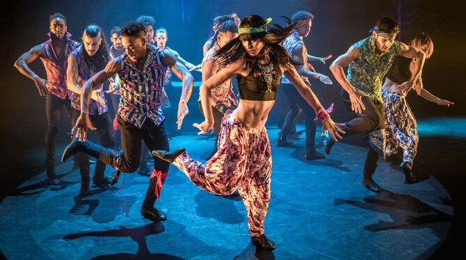 Pure Tanzlust: Das Ballet Revolución überzeugt mit Präzision, Energie und Lebensfreude.