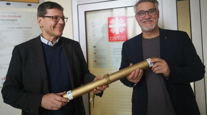 Liga der freien Wohlfahrt: Der Vorsitzende Dr. Joachim Rückle vom Diakonieverband übergibt den Stab an Franz-Xaver Baur von der