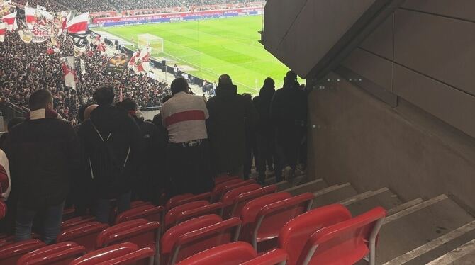 In der MHP-Arena in Stuttgart gibt es in zwei Blöcken auf der Haupttribüne gleich mehrere Sitzplätze, von denen aus der Blick au