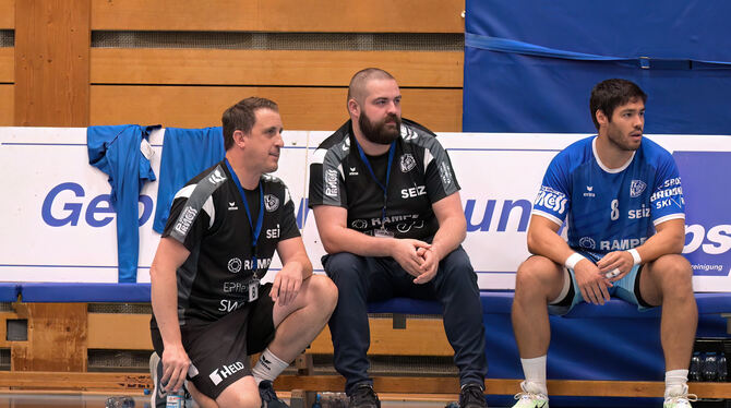 Mike Leibssle (links) muss gehen, Toni Lutter (rechts) coacht nun.  FOTO: BAUR