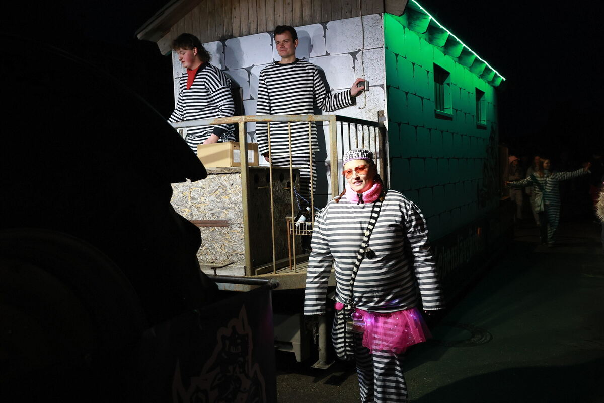 Fasnet-Umzug_Scheiterhau-Hexa_Genkingen_diet_170126__32