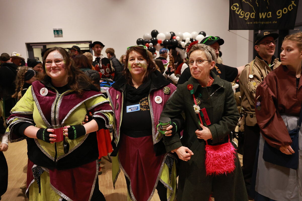 Fasnet-Umzug_Scheiterhau-Hexa_Genkingen_diet_170126__44