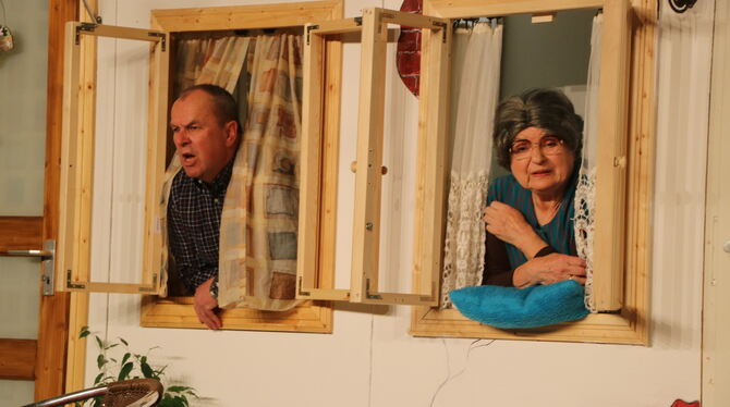 Noch stehen sie im Zillenhart-Saal auf der Bühne, im nächsten Jahr werden Jutta Brodbeck und Herbert Buchfink dem Ensemble des D