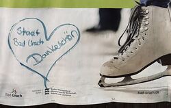 »Stadt Bad Urach - Dankeschön« hat jemand an das Plakat der »Eisbahn für alle« geschrieben. Jetzt hat sie die Stadt für 61.000 E