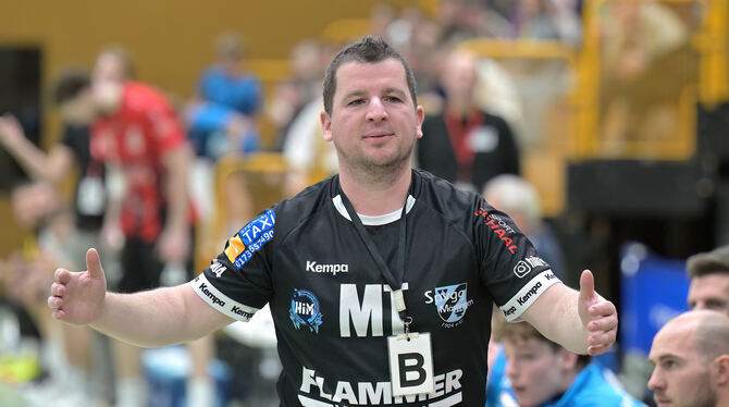 Im neunten Jahr Trainer bei der Spvgg Mössingen: Michael Tröster. FOTO: BAUR