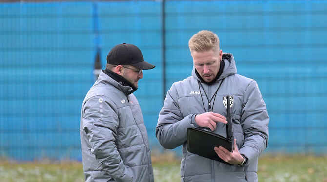 Die Zusammenarbeit des neuen Trainergespanns um Thomas Herbst (links) und Marvin Petzschner funktioniert.
