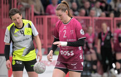 Selina Lindemann (rechts) gehört bei der TuS zu den erfahrenen Spielerinnen, von denen Trainerin Miriam Hirsch erwartet, dass si