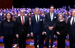 Beim Neujahrsempfang in der Reutlinger Stadthalle (von links): Christiane Nowottny, Hauptgeschäftsführerin der Handwerkskammer,