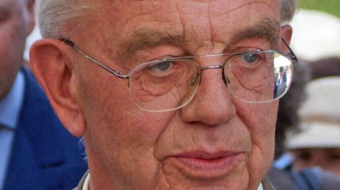 Heinz Kälberer war Bürgermeister in Münsingen, als  aus 14 Orten die Gesamtstadt entstand. FOTO: LENK