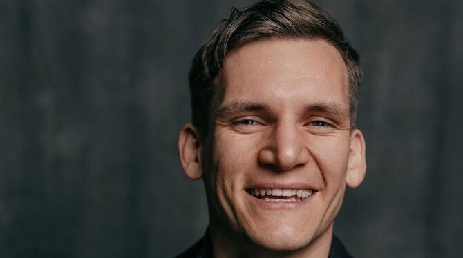 Frederik Bott ist ab Freitag in der ARD-Serie »Sturm der Liebe« zu sehen. Der Schauspieler lebt in Müsningen.  FOTO: MARINA ICKE