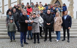 Zahlreich sind die Mitglieder der Interessensgemeinschaft Innenstadttrasse und auch interessierte Bürger erschienen: Cornelia Ge