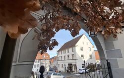 Das Haus am Rathausplatz 1 soll verkauft werden.
