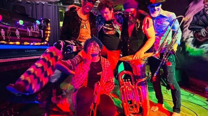 cockaphonix band blues und jazz festival pappelgarten foto pr Wild und bunt wird's beim Auftritt der Washingtoner Band Cockaphonix am 5. Februar.