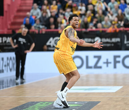Feierte bei der Hinspiel-Niederlage gegen Hagen ein unauffälliges Debüt: Point-Guard-Nachverpflichtung Larry Thomas.