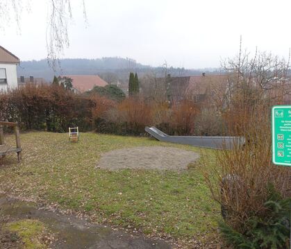 Der Erlös aus dem Verkauf des Spielplatzes in der Haydnstraße soll zweckgebunden für andere Spielplätze im Ort verwendet werden.