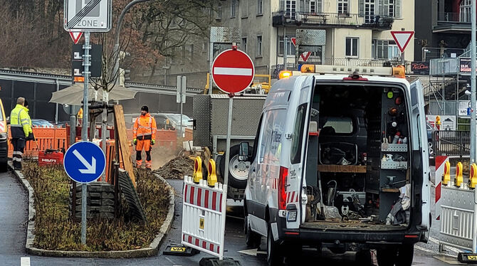 Die B 27 von Tübingen in Richtung Steinlachtal ist auf Höhe des Sudhauses bis kommenden 6. Februar gesperrt.  FOTO: THOMYS