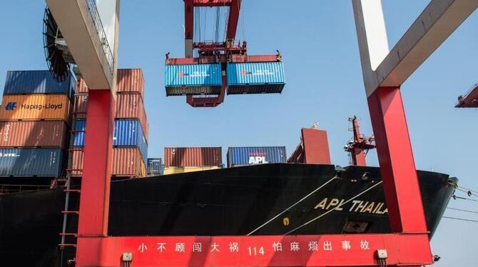 Chinas Exporte sind im Februar um 48,9 Prozent in die Höhe geschnellt. Foto: Ole Spata/Archiv