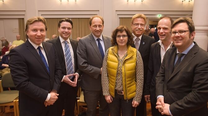 Von links: SWR-Moderator Michael Lehmann, CDU-Kreisvorsitzender Manuel Hailfinger als Vertreter des Bundestagsabgeordneten Micha