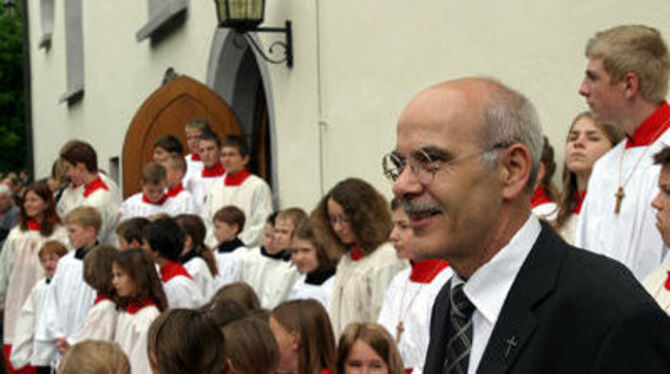 Seit 25 Jahren ist Reinhold Baumann Priester. Am Sonntag feierte ihn seiner Gemeinde in festlichem Rahmen.
FOTO: BAIER