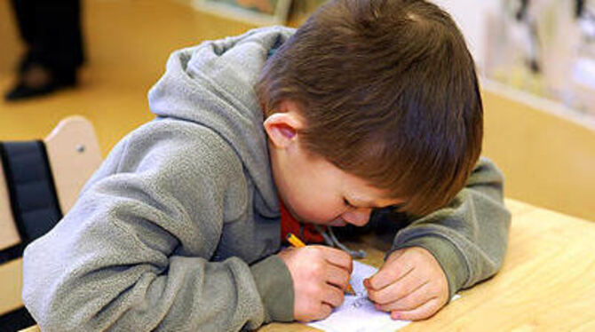 Fantasie ist gefragt: Schüler zwischen sechs und zwölf Jahren können sich am Schreibwettbewerb beteiligen.
FOTO: DPA