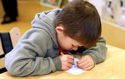Fantasie ist gefragt: Schüler zwischen sechs und zwölf Jahren können sich am Schreibwettbewerb beteiligen. FOTO: DPA