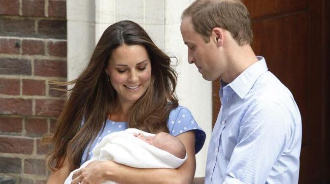 Prinz William und Herzogin Kate mit ihrem neugeborenen Sohn George im Juli 2013. Foto: Tal Cohen