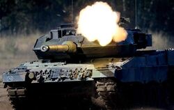 Die im Zuge der Bundeswehrreform beschlossene Obergrenze von 225 «Leopard 2»-Panzern in der Bundeswehr wird auf 328 erhöht. F