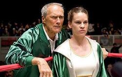 Hochdekoriert: Clint Eastwood (Frankie) und Hilary Swank (Maggie) in dem Boxerinnenfilm &raquo;Million Dollar Baby&laquo;. FOTOS