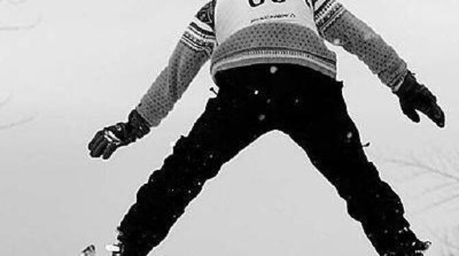 Auch wenn's noch nicht danach aussieht, Hans-Jörg Taigel landet sicher.
FOTO: REISNER