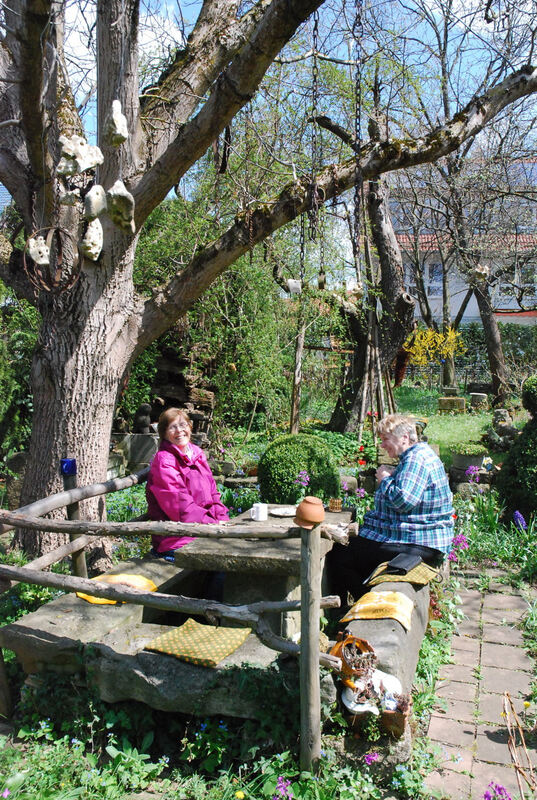 Pflanzentauschtag und offener Frühlingsgarten in Mössingen. Fotos: Angela Steidle